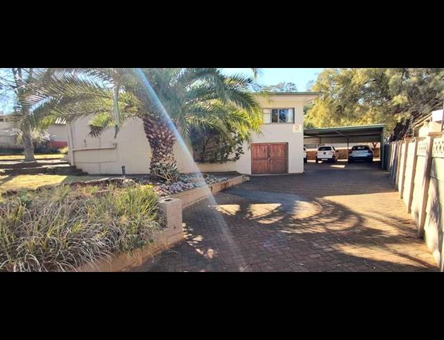 5 BEDROOM HOUSE FOR SALE IN WESTDENE